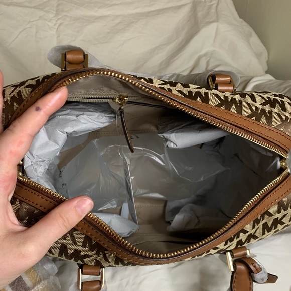 Michael Kors - Bedford Satchel - Picture 2 of 6